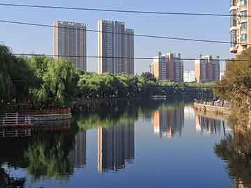 爱游戏体育APP下载-勒沃库森球队客场逆袭，大胜强敌领跑积分榜，勒沃库森足球俱乐部