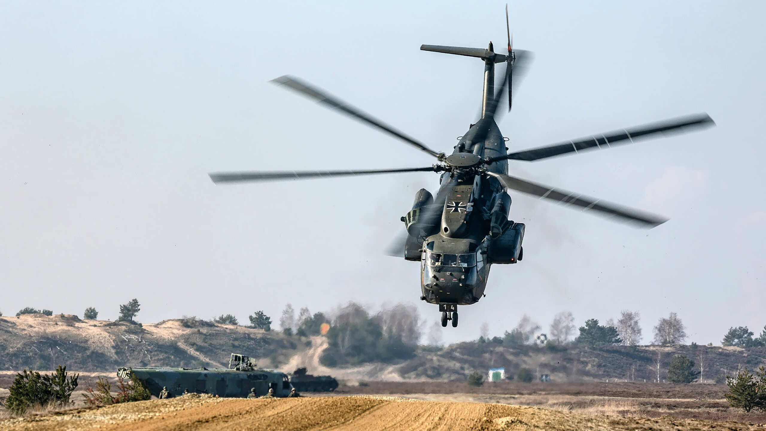 AYX官网-五大联赛球迷关注度最高的德比战盘点,足坛最火爆的德比