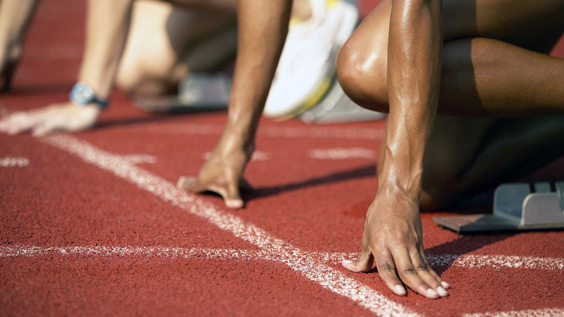 “紧控局面!防守妙招让强队束手无策”,紧盯防守