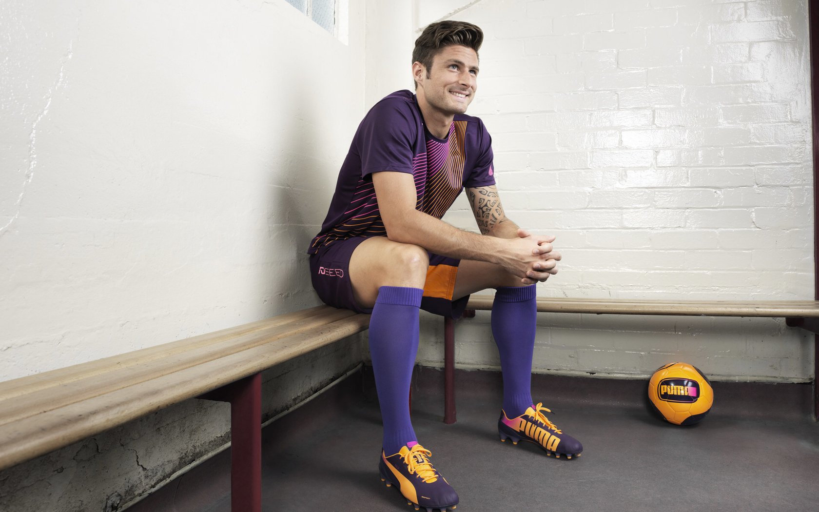 塞内加尔男足在巴黎奥运会比赛中以1-0战胜意大利,塞内加尔足球运动员